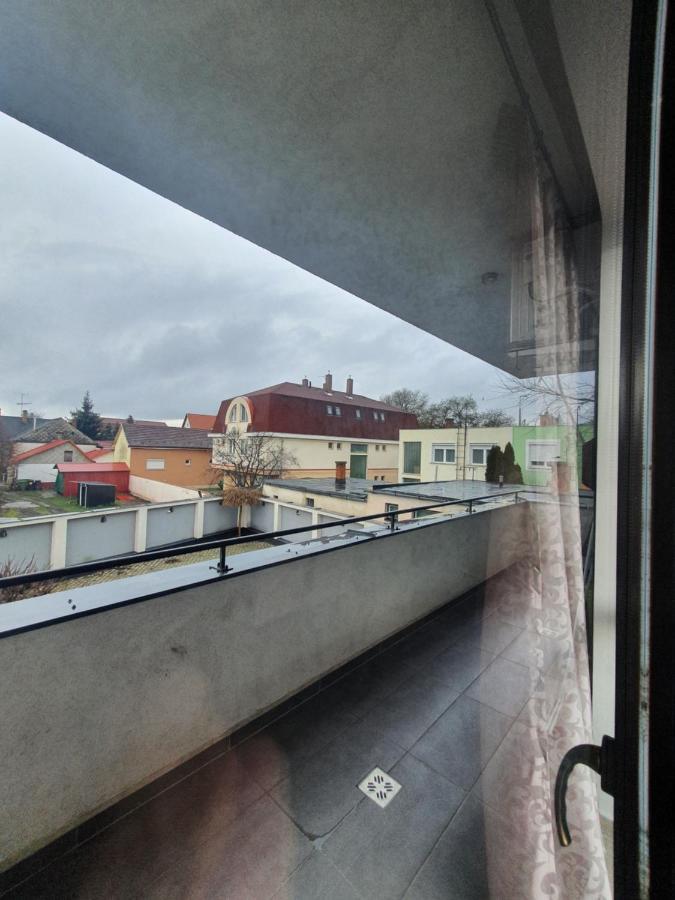 Krisi Apartman Hajdúszoboszló Exterior foto