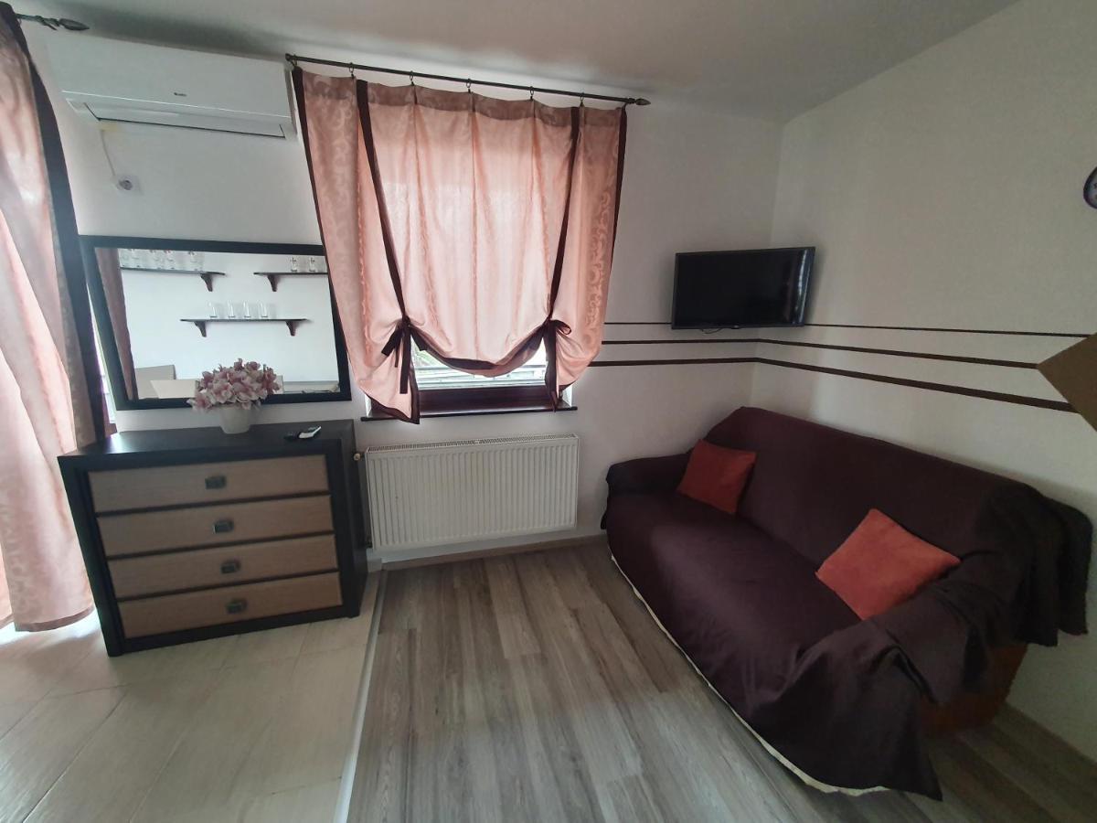 Krisi Apartman Hajdúszoboszló Exterior foto